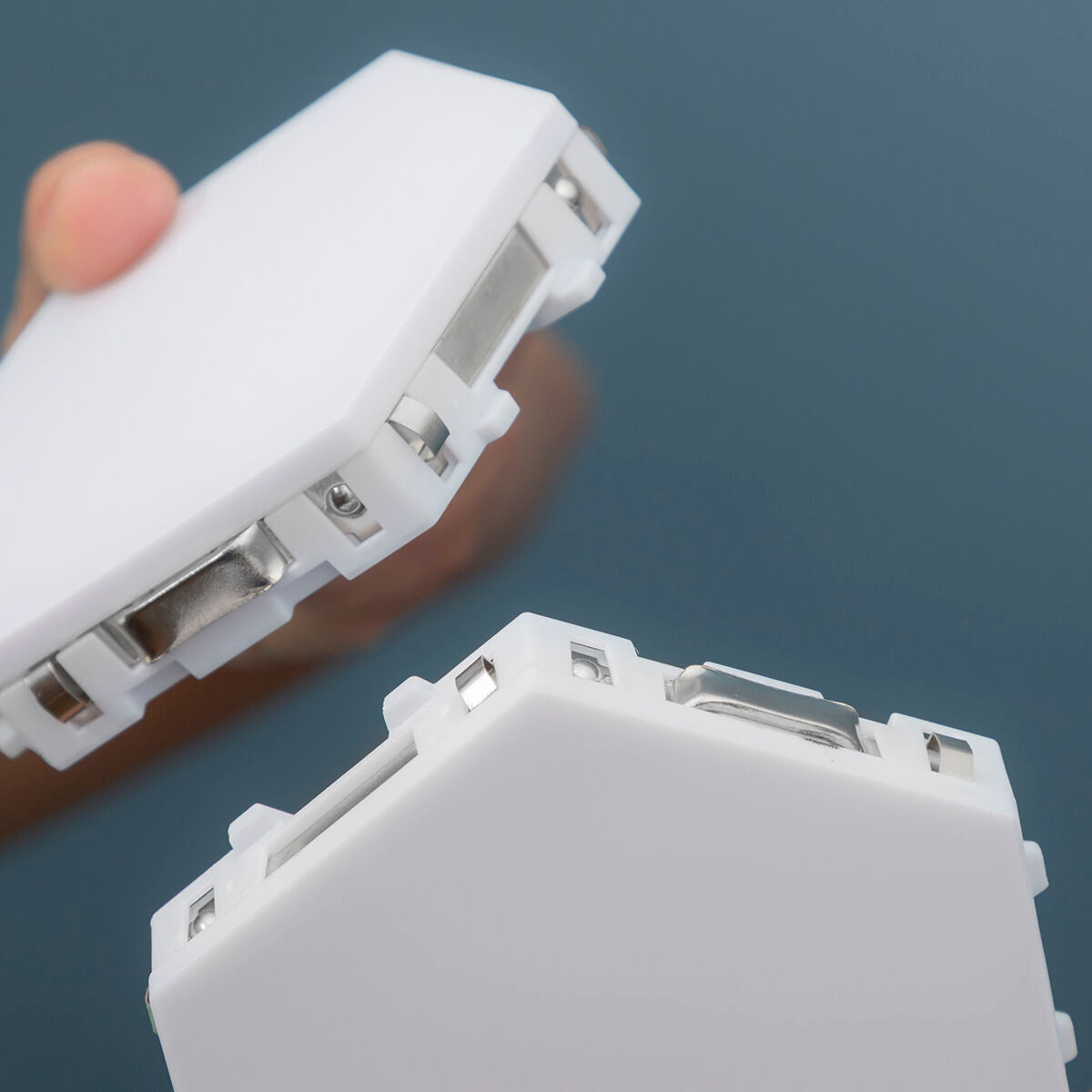 Setti magneettisia, modulaarisia LED-paneeleja kosketusnäppäimellä Tilight InnovaGoods (3 Kpl pakkaus)