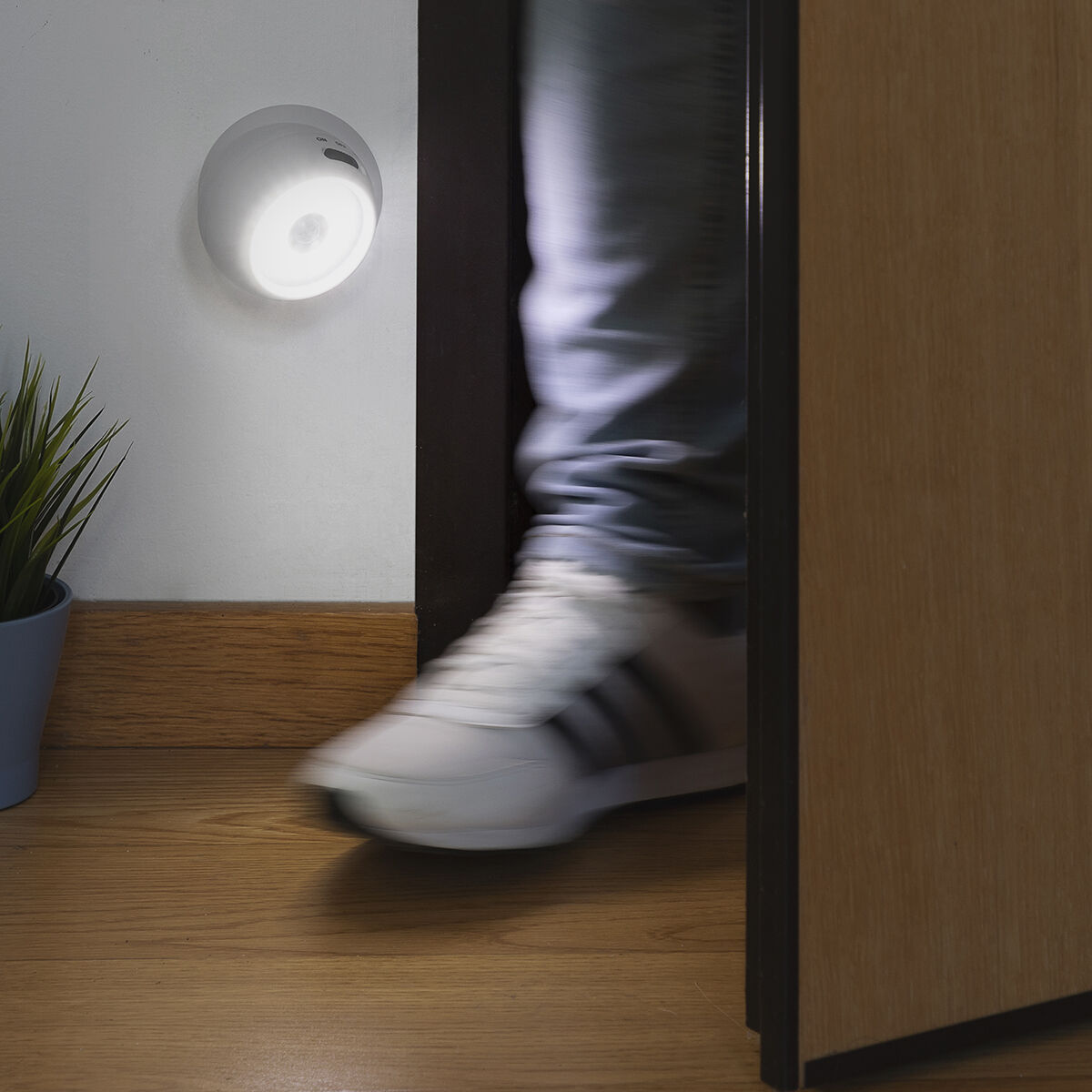 LED-valaisin liiketunnistimella Maglum InnovaGoods