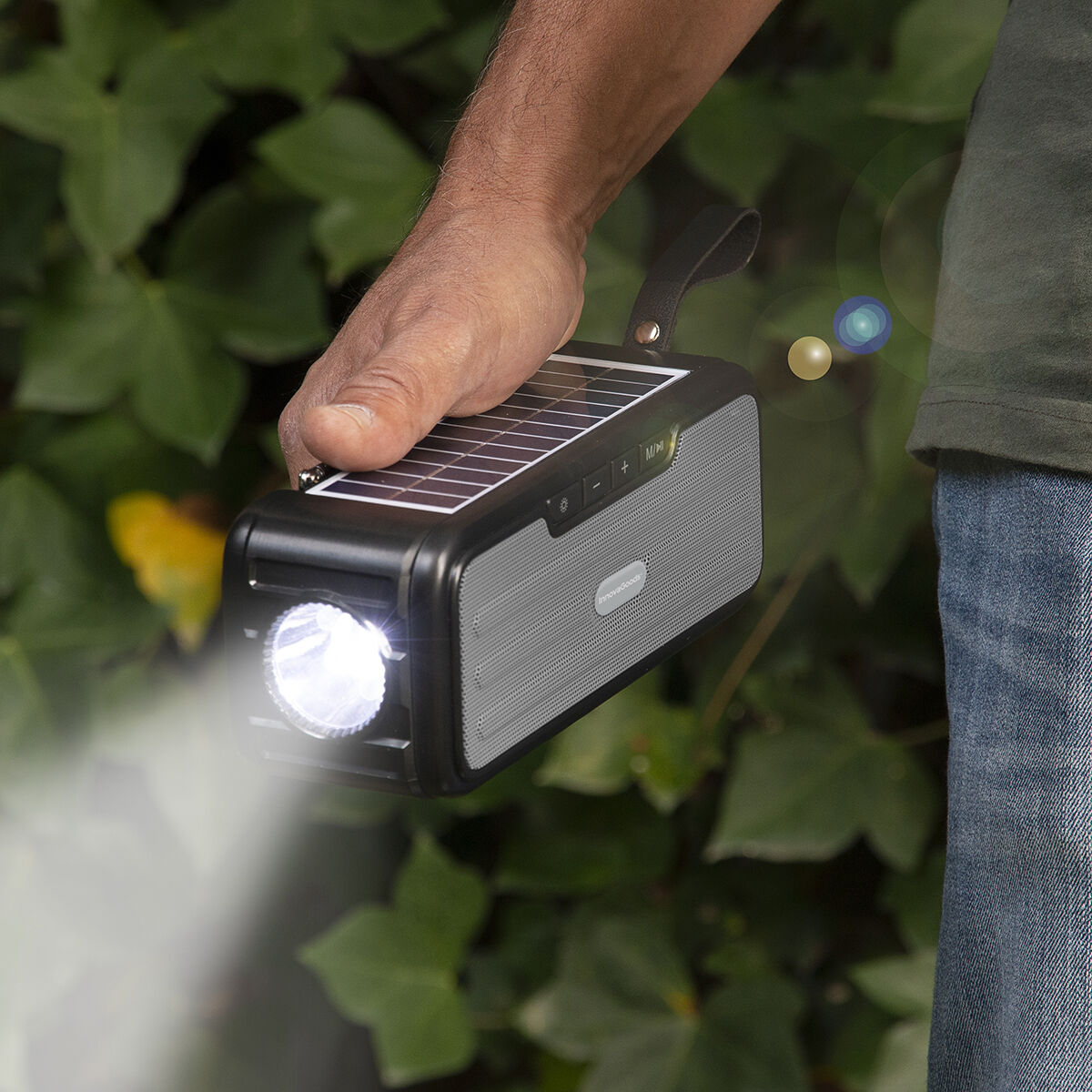 Langaton kaiutin aurinkokennolatauksella ja led-taskulampulla Sunker InnovaGoods