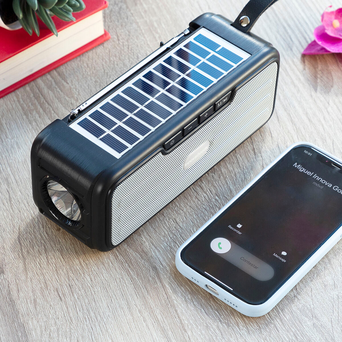 Langaton kaiutin aurinkokennolatauksella ja led-taskulampulla Sunker InnovaGoods